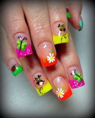 Рисунки с бабочками на ногтях, яркий маникюр с насекомыми и ромашками